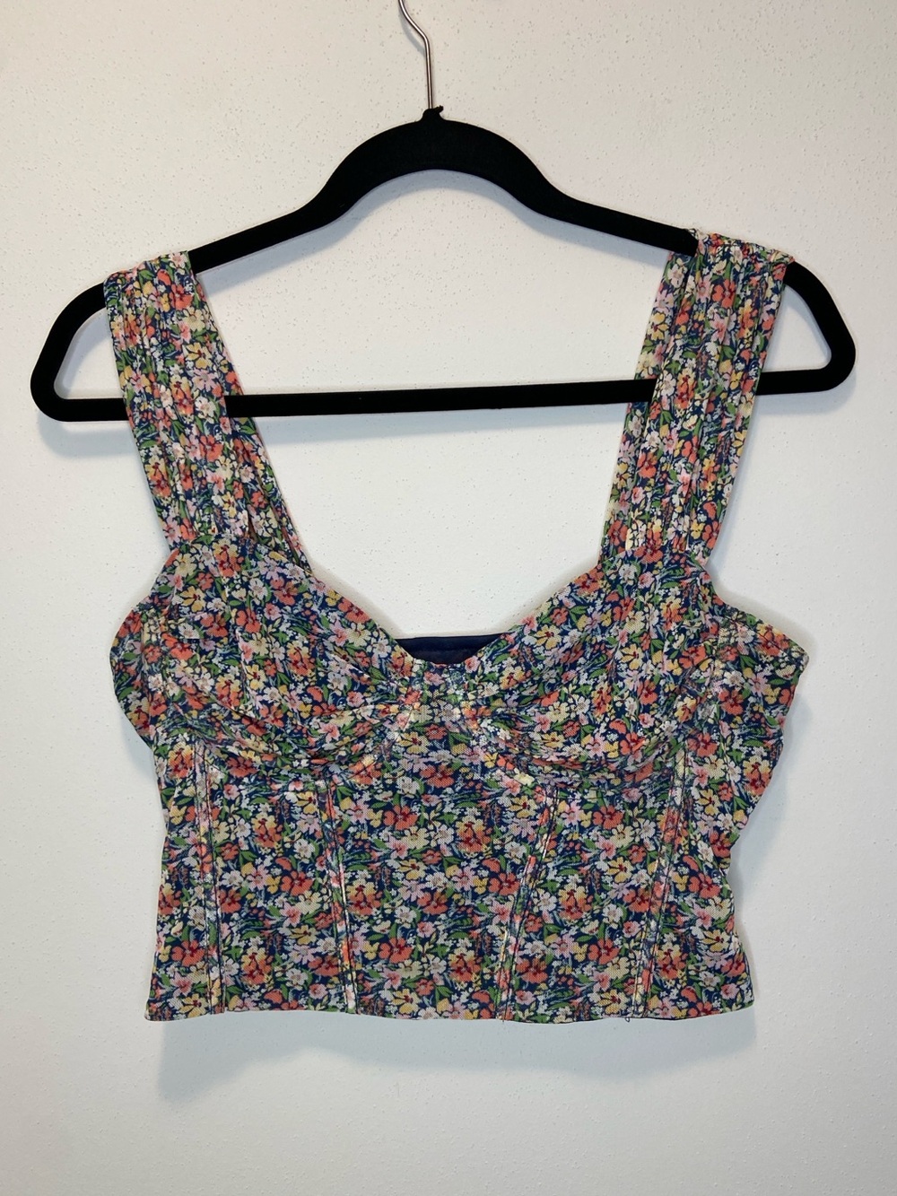 En Creme Floral Cropped Tank Top